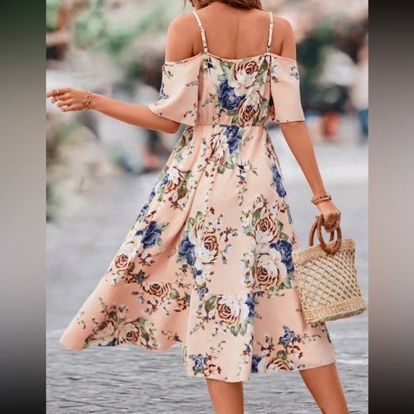 COPY - Boho floral print cold shoulder dress - Picture 3 of 5